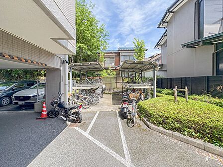 【駐輪場】駐輪スペースも広々。