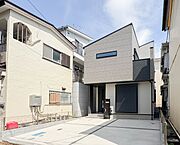 【外観】家族の温かさと陽光の暖かさ、楽しい毎日と明るい未来を予感させる「空間が織り成すひとつ先の住み心地」を演出します。