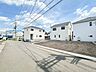 外観：【前面道路】陽当りや通風性など各所に施された工夫で住みやすさを実現。部屋の大きさや周辺環境・街並など、資料には掲載していない情報が現地にはたくさんございます。是非ご確認下さい。