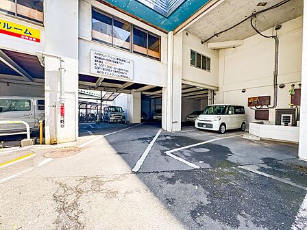 【駐車場】駐車スペースの空き状況は要確認です。