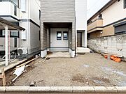 【駐車場】カースペース2台可。車が1台なら、来客用の駐車場や、駐輪スペースとしてご活用ください。