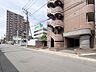 外観：【前面道路】家の良し悪しだけでなく周辺環境も重要なポイント。