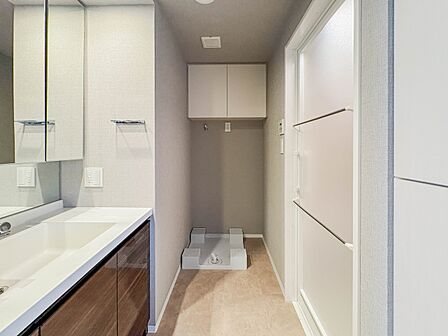 【ランドリースペース】ご希望の洗濯機が設置できるかどうかは現地でお確かめください。