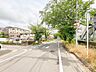 外観：【前面道路】家の良し悪しだけでなく周辺環境も重要なポイント。
