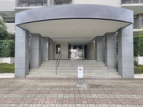 玄関を拡大表示