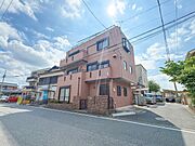 【駐車場】毎日の生活にマイカーが必須という方は、購入を検討する際、駐車場があることは大事な条件です。毎日の通勤や家族の送迎、買い物やお出かけなどクルマのある暮らしを満喫したい方は要チェック。…