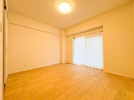 【寝室7帖】充実した生活は伸びやかな居室空間から始まります。快適に・伸びやかに。心の潤いを求める方々へ。