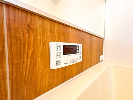 【浴室コントロールパネル】多彩な機能満載のリモコンは、毎日のお風呂ライフをより楽しく便利にしてくれる機能がいっぱいです。