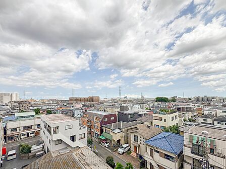 【眺望】通風・採光に優れ、心地よい光と風が溢れています。