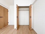 【収納】各部屋を最大限に広く使って頂ける様、全居住スペースに収納付。プライベートルームはゆったりと快適に。