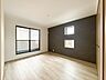 寝室：【Room-洋室-】一日の疲れをいやしてくれる主寝室。時を忘れて過ごす場所として過ごせるお部屋。