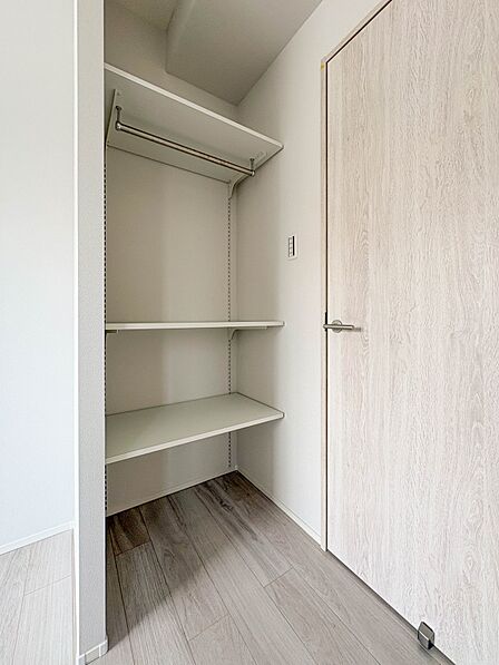 【収納】各部屋を最大限に広く使って頂ける様、全居住スペースに収納付。プライベートルームはゆったりと快適に。