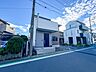 外観：【前面道路】車の通行が少ないので、静かな住環境を維持することができます。
