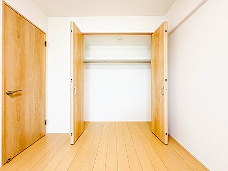【収納】各部屋を最大限に広く使って頂ける様、全居住スペースに収納付。プライベートルームはゆったりと快適に。