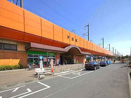 駅 720m JR埼京線「戸田」駅(JR埼京線「北戸田」駅(ＪＲ埼京線の各駅停車の駅で、戸田駅とともに東京への利便性がいい街としての働きがあります。住宅中心の街です。都内へ向かう通勤客、通学…
