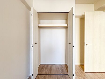 【収納】各部屋を最大限に広く使って頂ける様、全居住スペースに収納付。プライベートルームはゆったりと快適に。