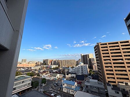 【眺望】眺望や窓からの景色が良いと、家で過ごす時間も快適です。