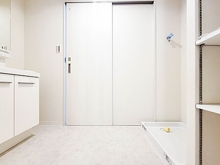 【ランドリースペース】ご希望の洗濯機が設置できるかどうかは現地でお確かめください。