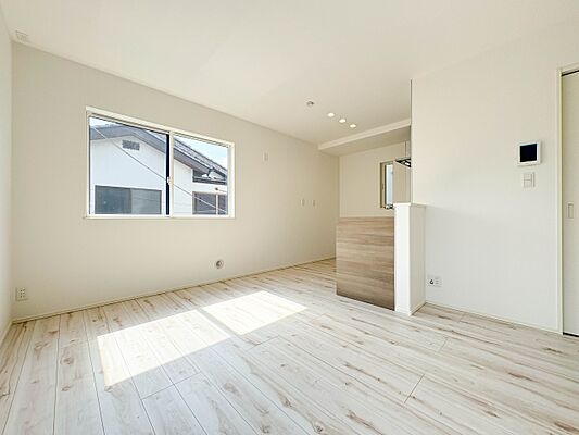 リビング/ダイニング 川口市芝西