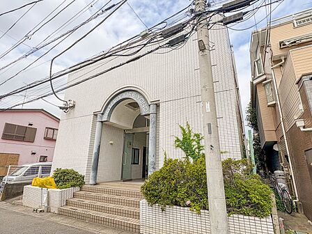 【外観】家族の温かさと陽光の暖かさ、楽しい毎日と明るい未来を予感させる「空間が織り成すひとつ先の住み心地」を演出します。