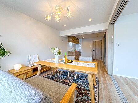 【LDK12.8帖】光が溢れ、風も溢れ、居心地のよい住空間、自然体で過ごせる住空間にリビングを。