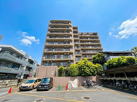 【外観】こちらの物件が少しでも気になるようでしたら、お気軽にお問合せください。人生でいちばん大きなお買い物ですので、ゆっくりご見学ください。ネット上の画像と実際の見学では、リアル感がまるで違…