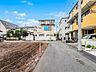 外観：【前面道路4ｍ】車の通行が少ないので、静かな住環境を維持することができます。