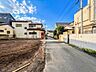 外観：【前面道路4ｍ】車の通行が少ないので、静かな住環境を維持することができます。