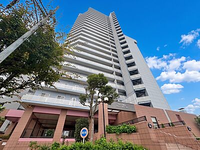 外観：【外観】こちらの物件が少しでも気になるようでしたら、お気軽にお問合せください。人生でいちばん大きなお買い物ですので、ゆっくりご見学ください。ネット上の画像と実際の見学では、リアル感がまるで違…
