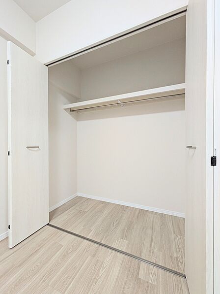 【収納】こちらの物件に少しでもご興味がありましたら、お気軽にお電話下さい。ネット上で「見えない物」「わからない事」でも、実際にご見学いただくことで、手に取るようにおわかりいただけるはずです。…