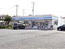 周辺：コンビニ 862m ローソンさいたま16号深作店(新・企業スローガンは「マチのほっとステーション」。「圧倒的な美味しさ」「人への優しさ」「地球（マチ）への優しさ」の3つの約束で社会の課題に応…