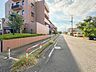 外観：【前面道路】家の良し悪しだけでなく周辺環境も重要なポイント。
