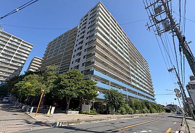 外観：【外観】こちらの物件が少しでも気になるようでしたら、お気軽にお問合せください。人生でいちばん大きなお買い物ですので、ゆっくりご見学ください。ネット上の画像と実際の見学では、リアル感がまるで違…