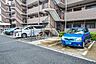 駐車場：毎日の生活にマイカーが必須という方は、購入を検討する際、駐車場があることは大事な条件です。毎日の通勤や家族の送迎、買い物やお出かけなどクルマのある暮らしを満喫したい方は要チェック！