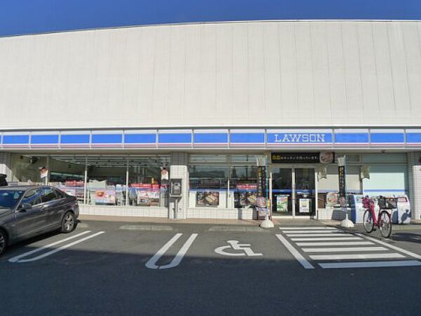 画像18:【コンビニエンスストア】ローソン 足立扇三丁目店まで827ｍ