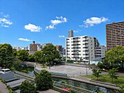 空が広く感じられる北西側眺望。（2026年5月撮影）※天候をAI補正しています。現況を優先します。