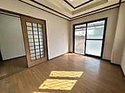 1階洋室　全居室南向きの採光です♪
