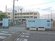羽曳野市立はびきの埴生学園 徒歩9分。 650m