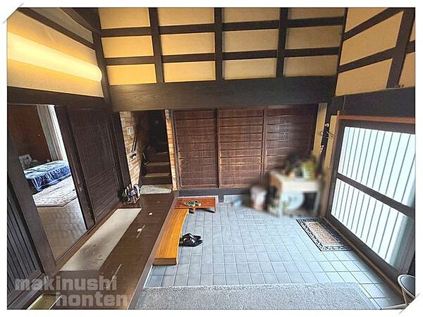 玄関を拡大表示