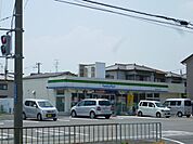 ファミリーマート藤井寺野中五丁目店 徒歩5分。 360m