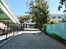 周辺：柏原市立国分中学校 徒歩8分。 630m