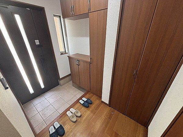 玄関を拡大表示