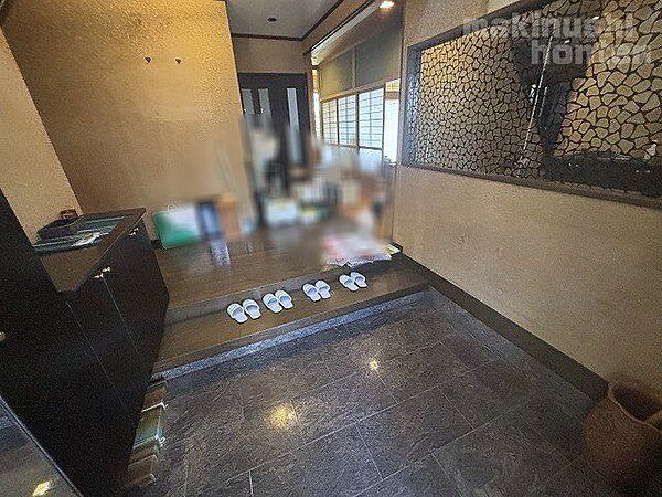 玄関を拡大表示