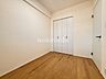 子供部屋：全居室が収納付きで、部屋はいつもすっきり。身の回りの整理整頓もらくらくです♪収納家具の設置も最低限ですむのでお部屋を広く使えます♪玄関にはトランクルームもございます♪