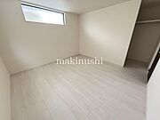 1階12.96m2のストレージルーム！書斎や趣味の部屋、収納など、家族の用途に合わせて自由に使える便利なお部屋です♪ウォークインクローゼット付き！