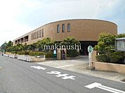 藤井寺市立図書館 徒歩21分。 1660m