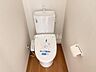 トイレ：トイレが1階と2階の2箇所にあるので、来客や朝の忙しい時間帯でも順番待ちの必要なし！階を移動する必要がなく楽ちんです♪