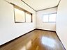 室内：洋室です。結構な広さのお部屋ですのでお片付けも楽ちんです。ベッドを置いて机をおいてテレビをおいてもすっきりとしたお部屋に仕上がります。とても快適なお部屋です。