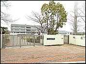 堺市立泉北高倉小学校 徒歩10分。 750m