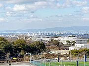 眺望です。本当に眺めがよく、ずっと見ていられます。山、緑の自然と都市機能が調和した大阪狭山市は空気が美味しいと有名です。